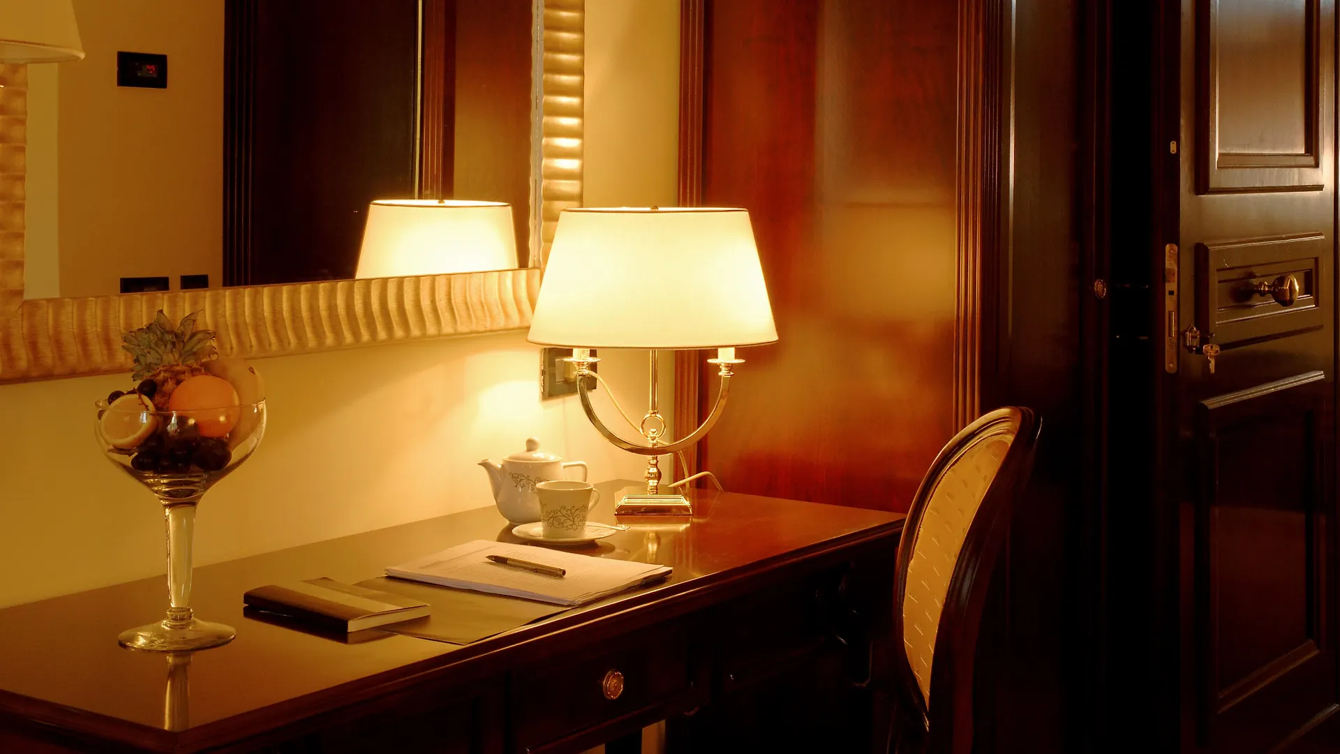 Arbiana Heritage Hotel 라브